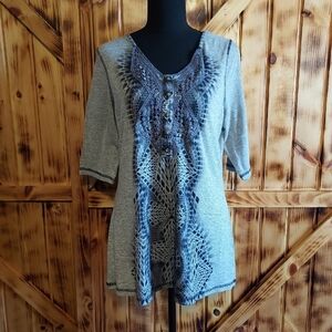 Live & Let Live Women's gray & black crochet embellished 3/4 sleeve top - medium